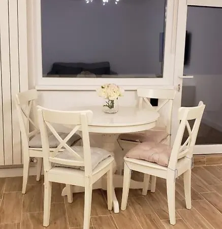 Eva's Place By The Sea Apartment